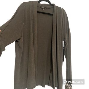 NWT Plus Size Gray Cardigan. Size 3X, Brand New.